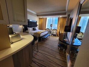 3 chambres, fer et planche Ă repasser, Wi-Fi, draps fournis