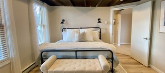 Spacious, renovated barn apartment within walking distance to Lake Superior.