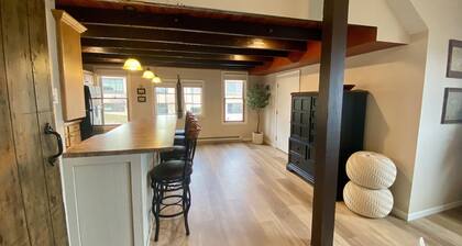 Spacious, renovated barn apartment within walking distance to Lake Superior.