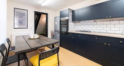 Work-Friendly | Sefton+Penny Lane | Free Parking