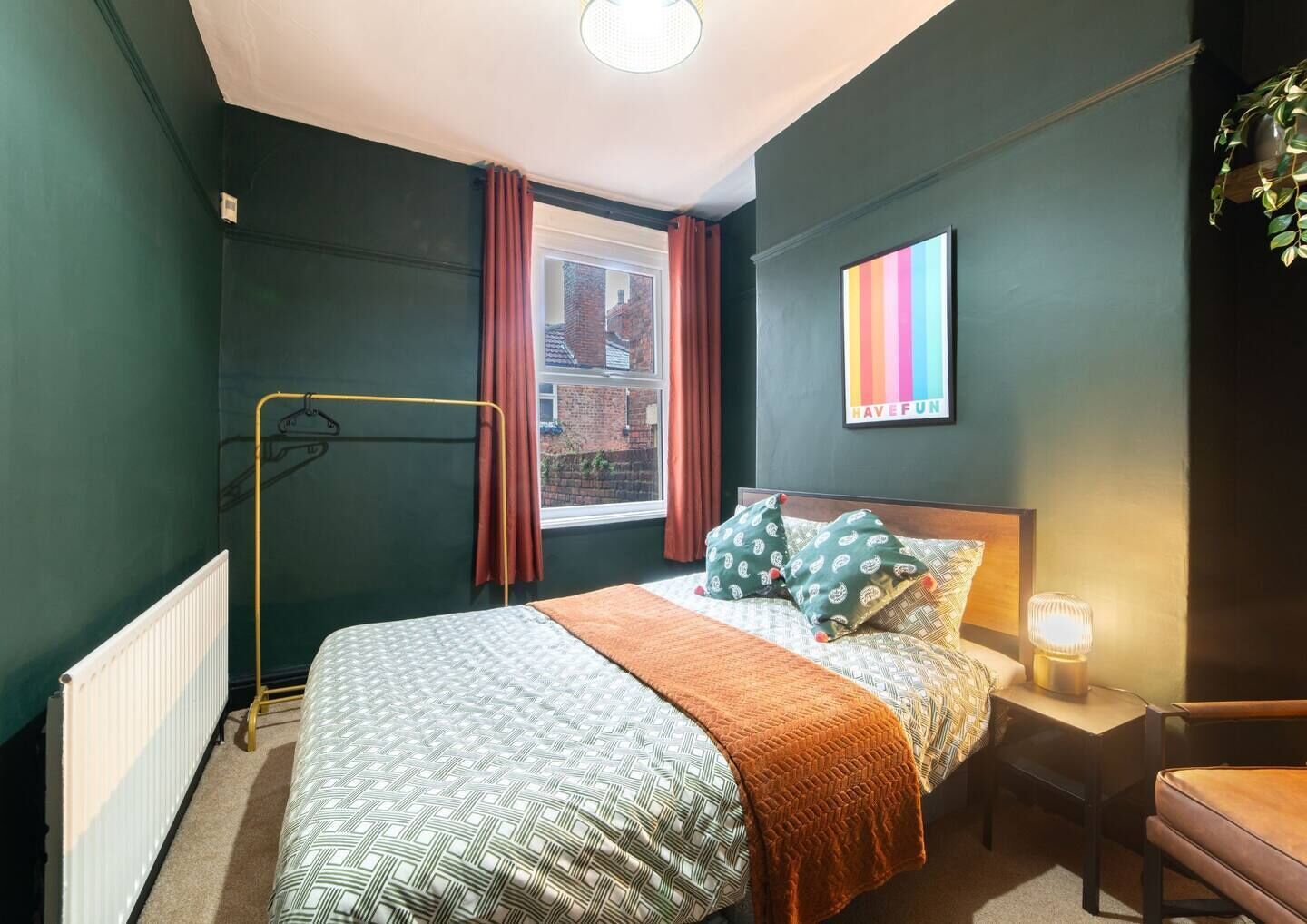 4 bedrooms, desk, iron/ironing board, travel cot