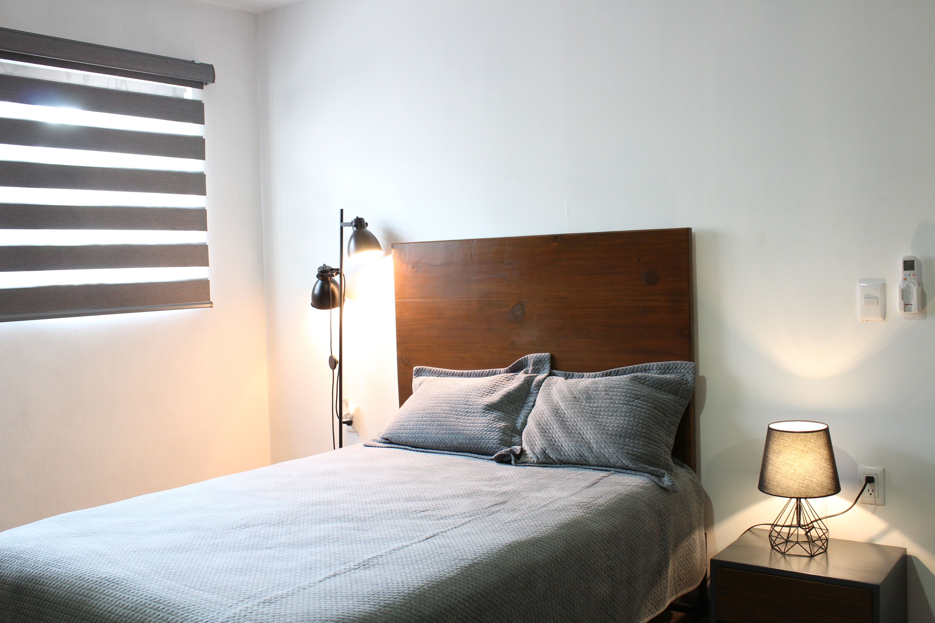 Studio Superior | Màn/rèm cản sáng, bàn ủi/dụng cụ ủi quần áo 