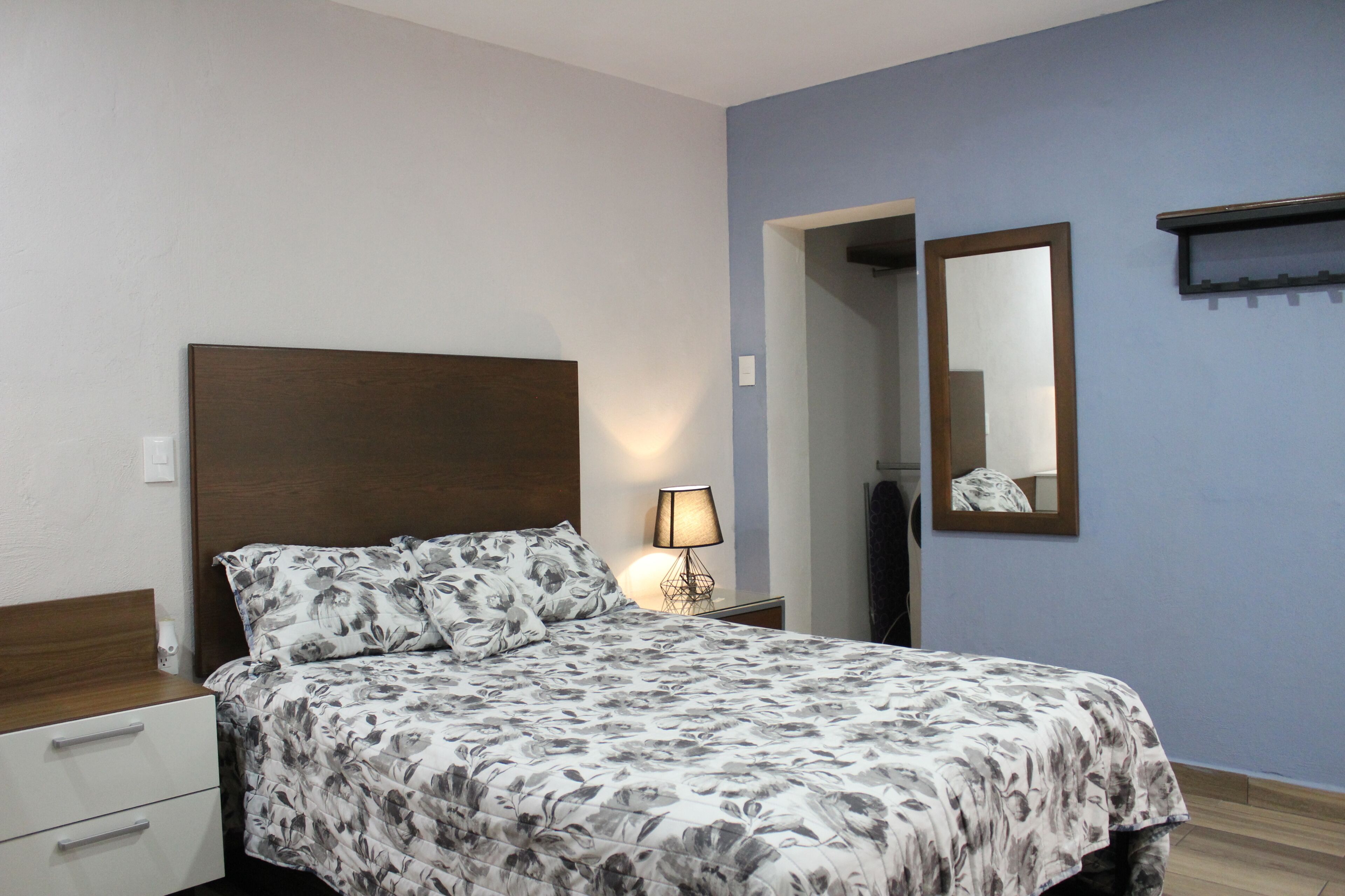 Basic Studio | Blackout drapes, iron/ironing board, free WiFi, bed sheets