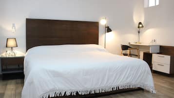 Studiosuite – superior | Blendingsgardiner, strykejern/-brett, wi-fi (inkludert) og sengetøy