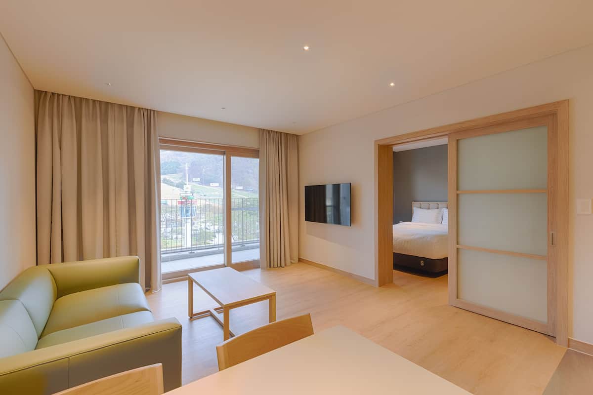 SonoClam Resort Suite (Kitchen/Standard/Bed) | Premium bedding, free WiFi, bed sheets