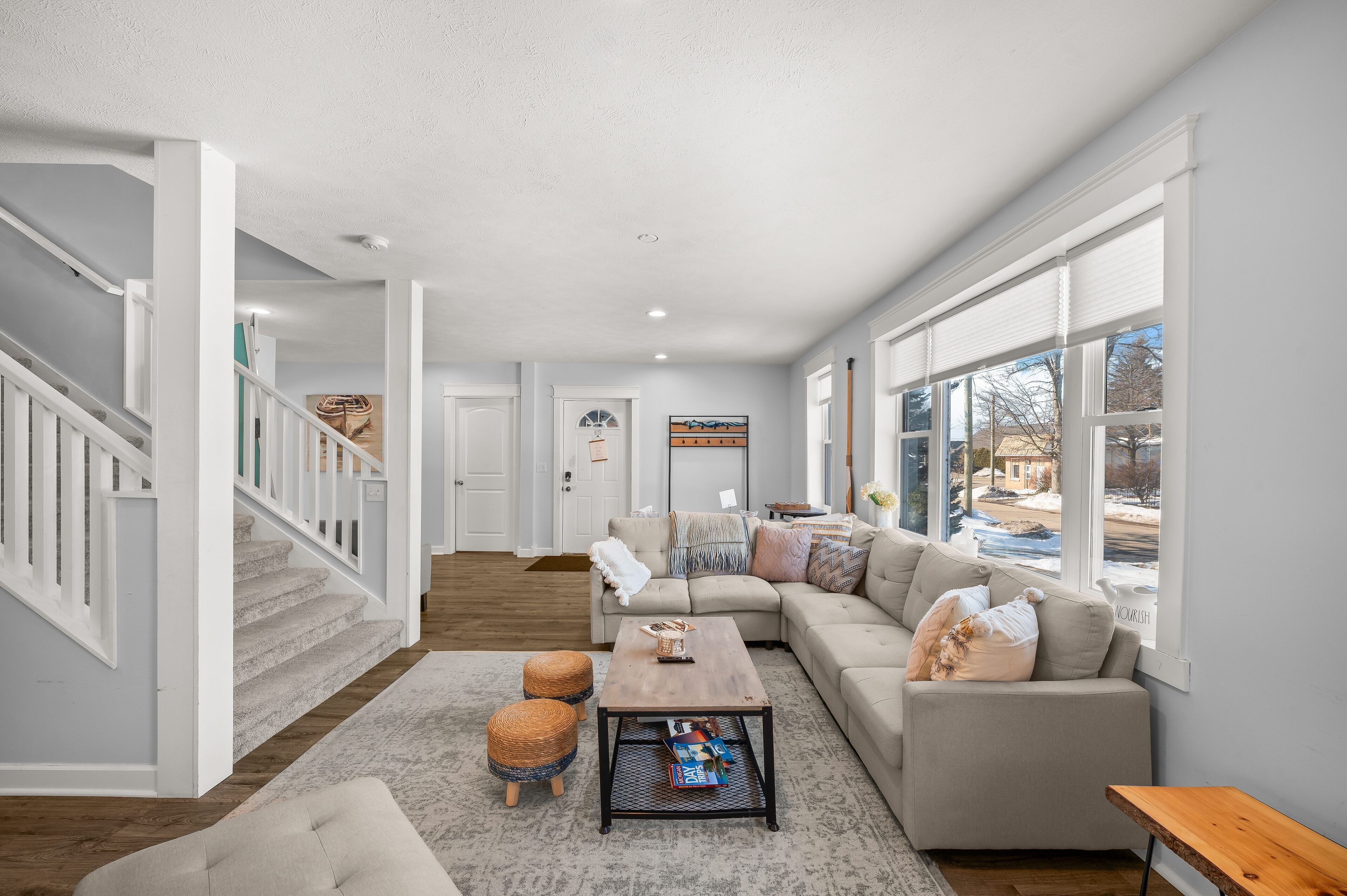 スマートテレビ、テレビゲーム、DVD プレーヤー、テーブルサッカー台