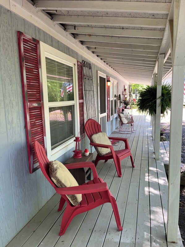 Terrace/patio - Welcome to Jireh's Haven Quiet, Charming 3 Bedroom Farmhouse (Dover)