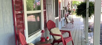 Welcome to Jireh's Haven Quiet, Charming 3 Bedroom Farmhouse