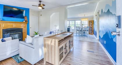 Blue Ridge Cottage: 5 mins to Biltmore House & 10 mins to Downtown