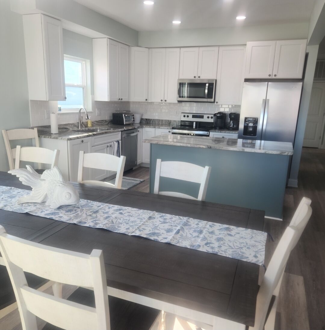 Geschirrspüler, Toaster, Eiswürfelbereiter