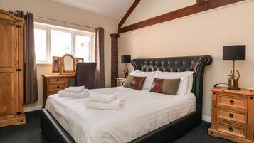 2 bedrooms, individually decorated, individually furnished, free WiFi