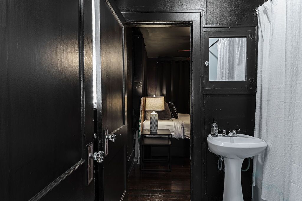 Amenidades de baño ecológicas, secadora de cabello, toallas, jabón 