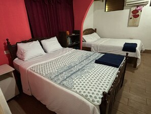 Family Room, Multiple Beds | Laptop workspace, free WiFi - Estancia La Migaja (El Viejo)