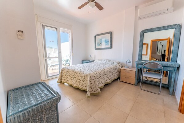 3 bedrooms, iron/ironing board, travel cot, free WiFi