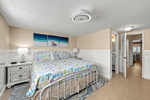 2 多间卧室、熨斗/熨衣板、免费 WiFi、床单