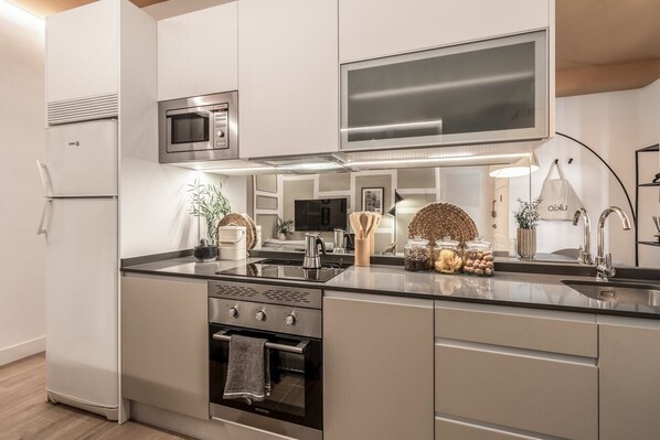 Fridge, microwave, oven, stovetop