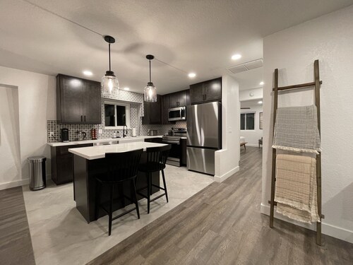 -New- Casa Vino Ranch Dutch Barn w/ horse arena view