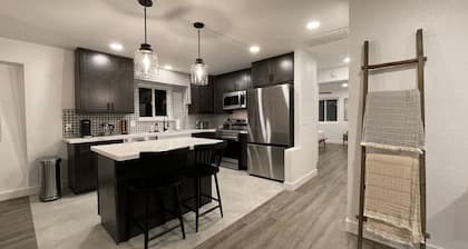 -New- Casa Vino Ranch Dutch Barn w/ horse arena view