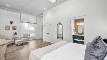 1 bedroom, bed sheets, wheelchair access