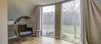 Lake House Living. Relax with the whole family at this peaceful place to stay.