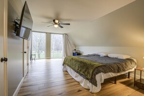 4 bedrooms, WiFi, bed sheets - Lake House Living. Relax with the whole family at this peaceful place to stay. (Bluff City)