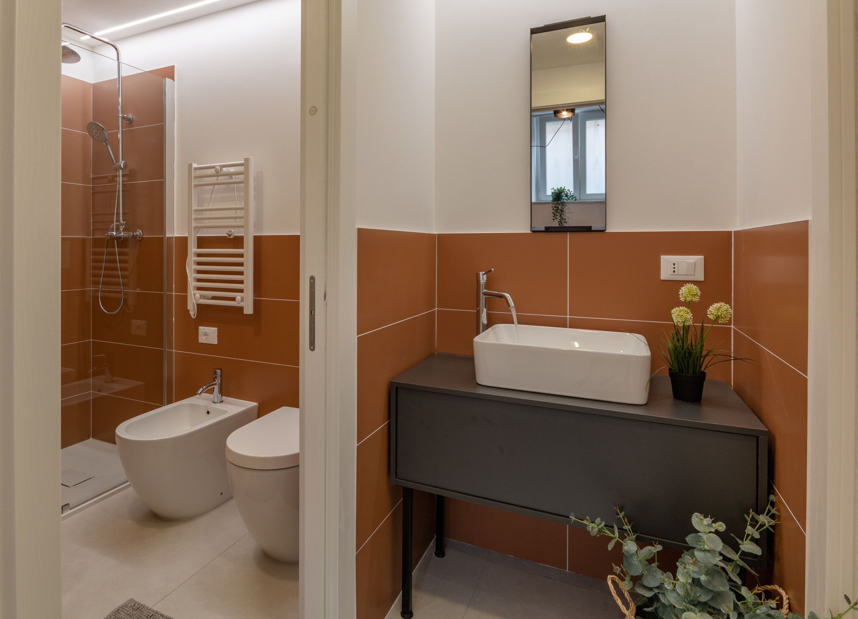 City Room | Bathroom | Shower, rainfall showerhead, free toiletries, hair dryer