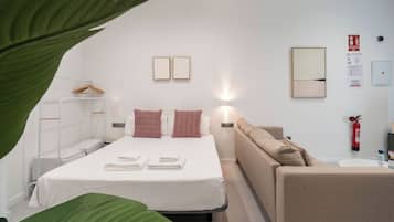 熨斗/熨衣板、旅行婴儿床、免费 WiFi、床单