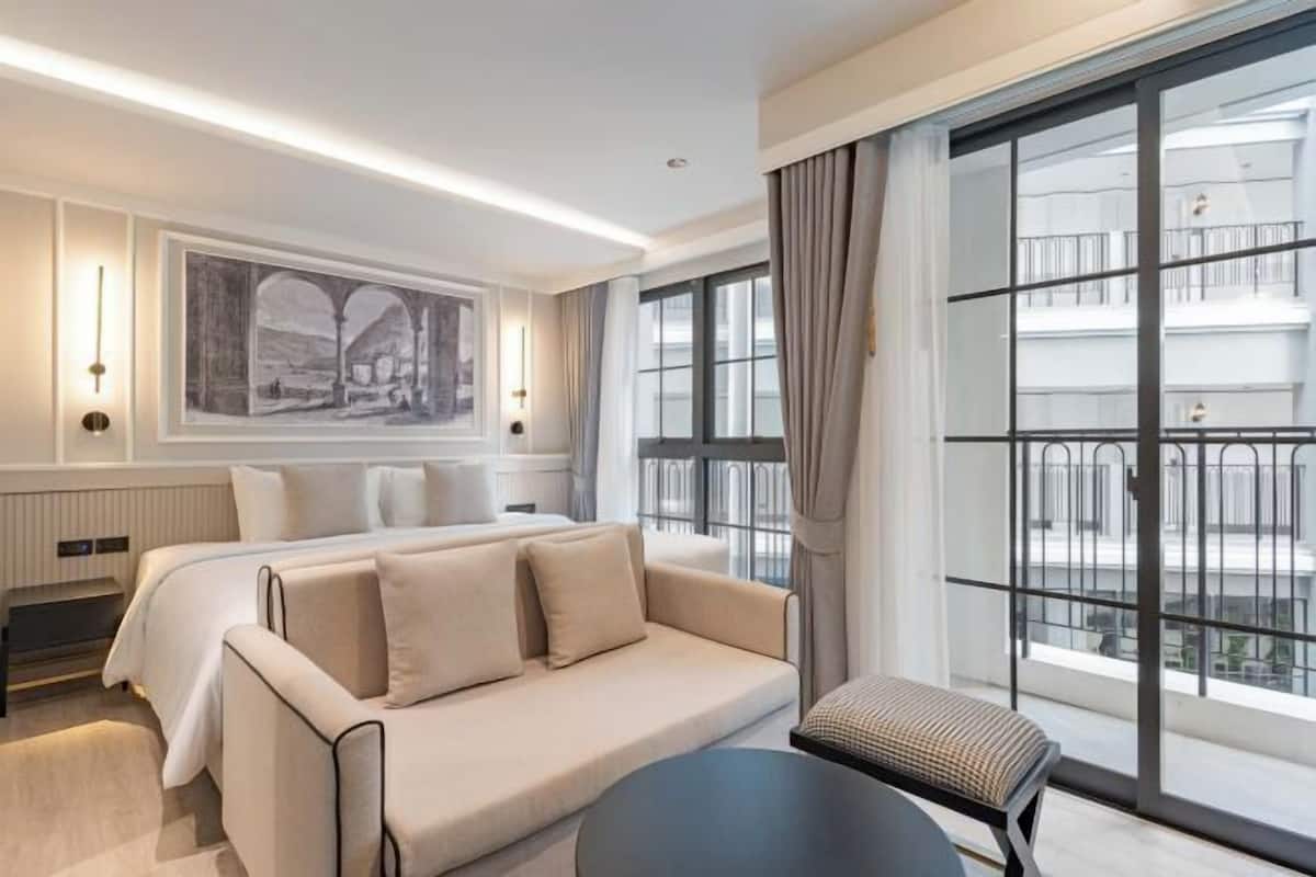2 habitaciones, artículos del minibar gratis y escritorio