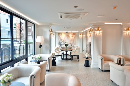 Chateau Du Village Patong