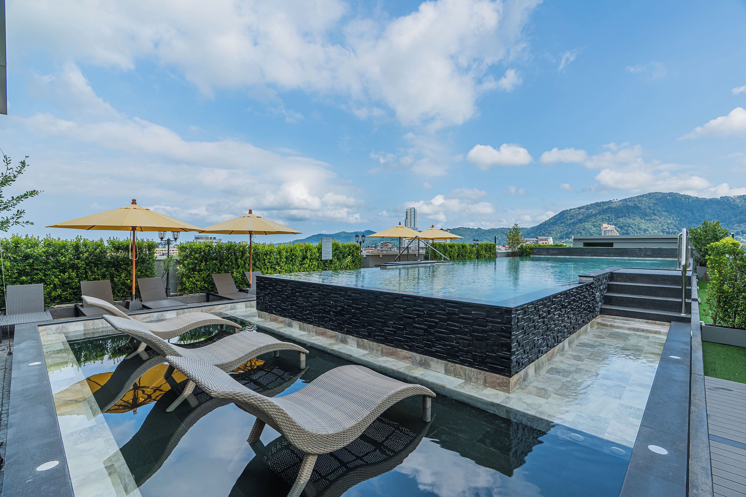 2 piscinas al aire libre