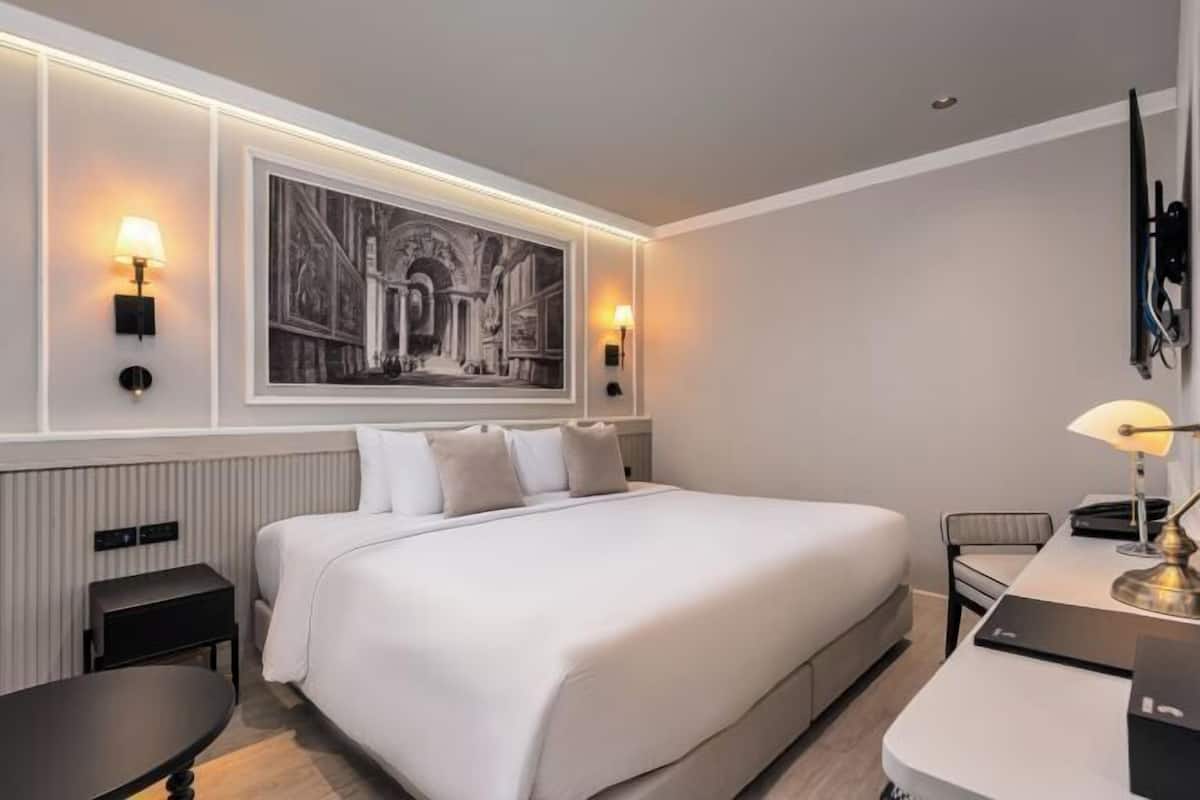 2 habitaciones, artículos del minibar gratis y escritorio