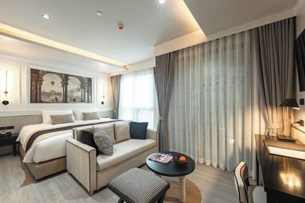 2 habitaciones, artículos del minibar gratis y escritorio