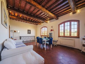 TV, fireplace - Beautiful private villa for 8 guests with WIFI, private pool, A/C, TV, patio and pets allowed (Massarosa)