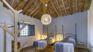 2 soverom, strykejern/-brett, reiseseng for barn og wi-fi (inkludert)