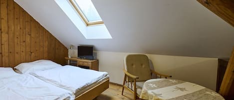 6 bedrooms, travel cot, free WiFi