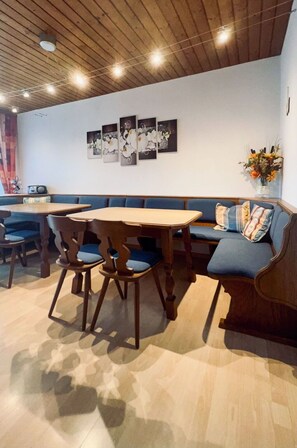 تناول الطعام