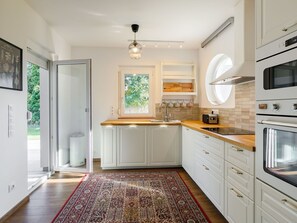 Microwave, dishwasher, high chair - Beautiful private villa for 8 guests with WIFI, A/C, TV and terrace (Balatonfüred)