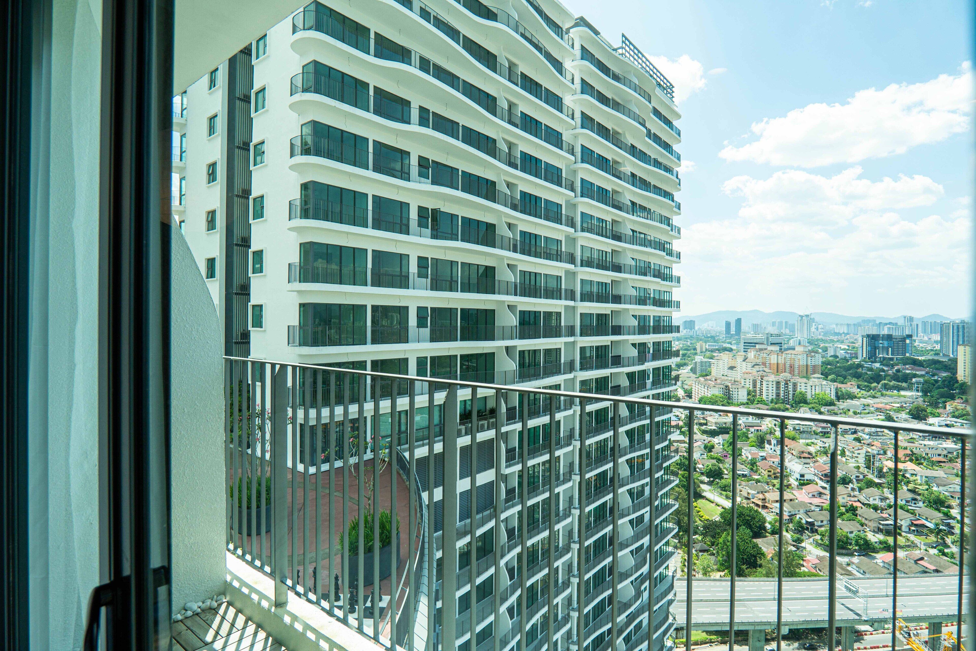Deluxe Apartment, 1 Queen Bed, Non Smoking, City View | Terrace/patio