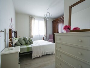 3 habitaciones, cuna de viaje y wifi gratis