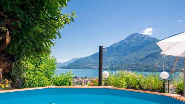 Pool - Beautiful private villa for 6 people with WIFI, A/C, private pool, TV and terrace (Dongo)