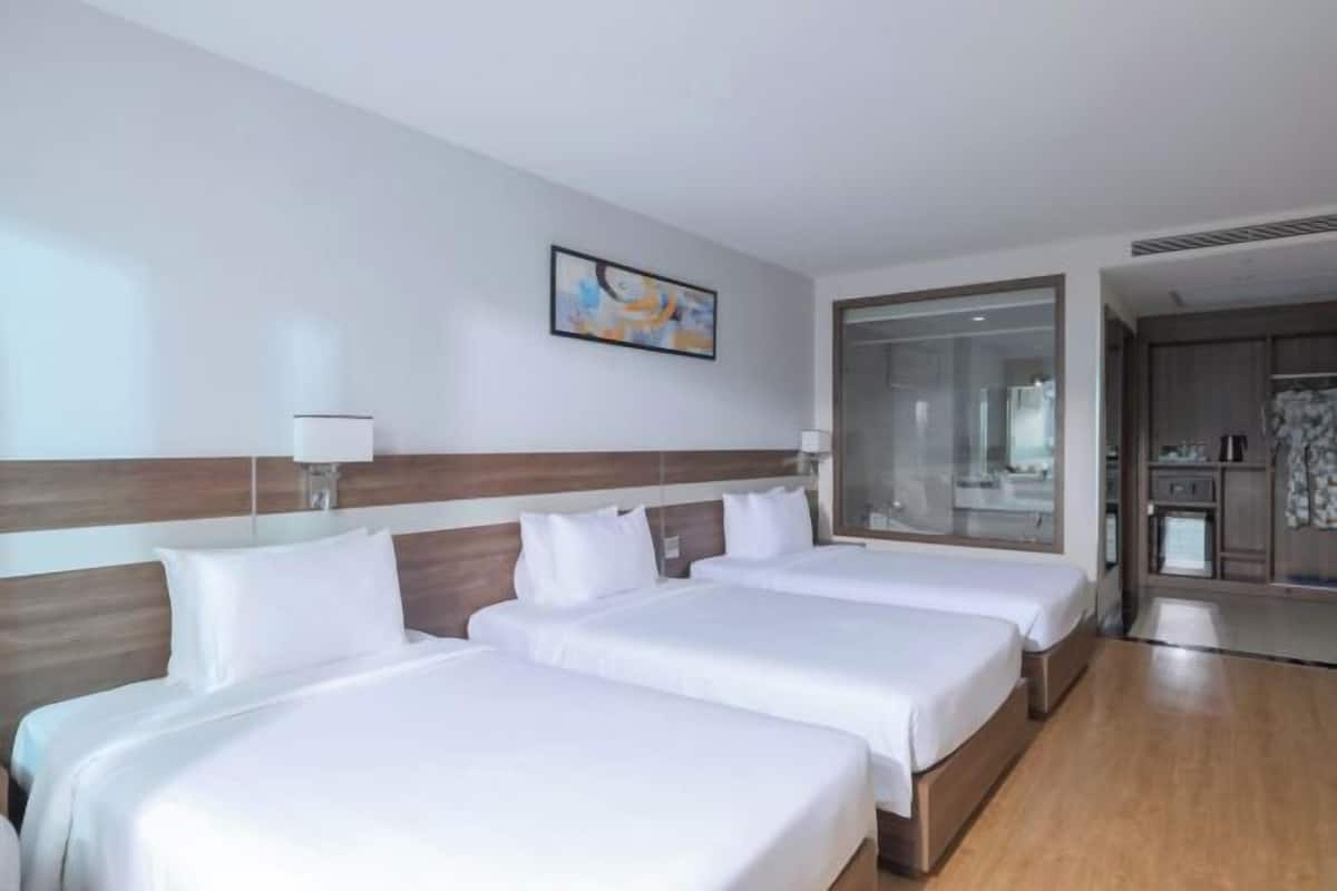 Down duvets, minibar, in-room safe, individually decorated