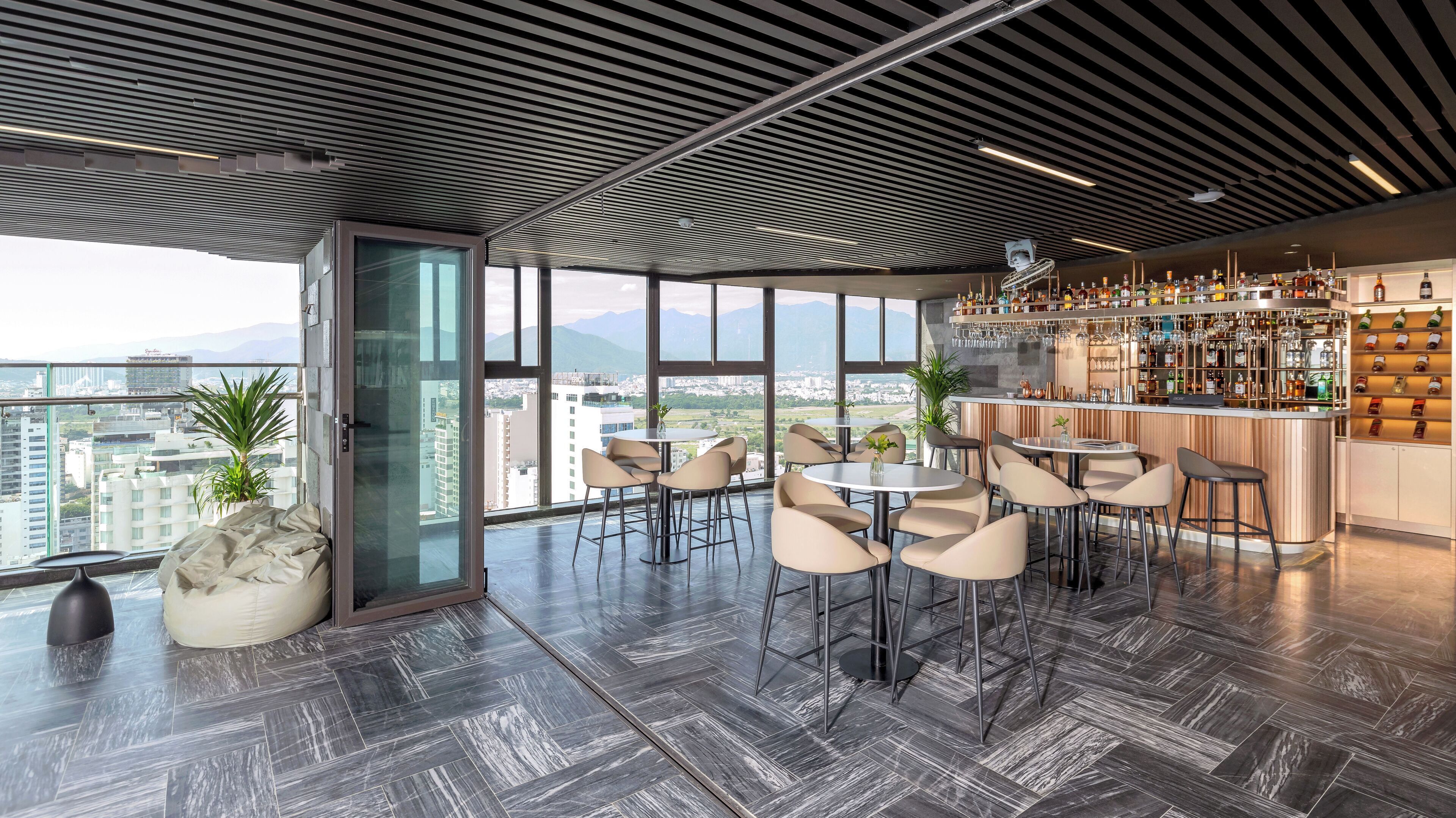 Bar ved bassenget
