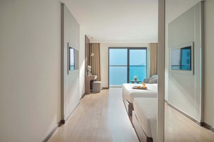 尊贵三人房, 阳台, 海洋景观 | 阳台景观