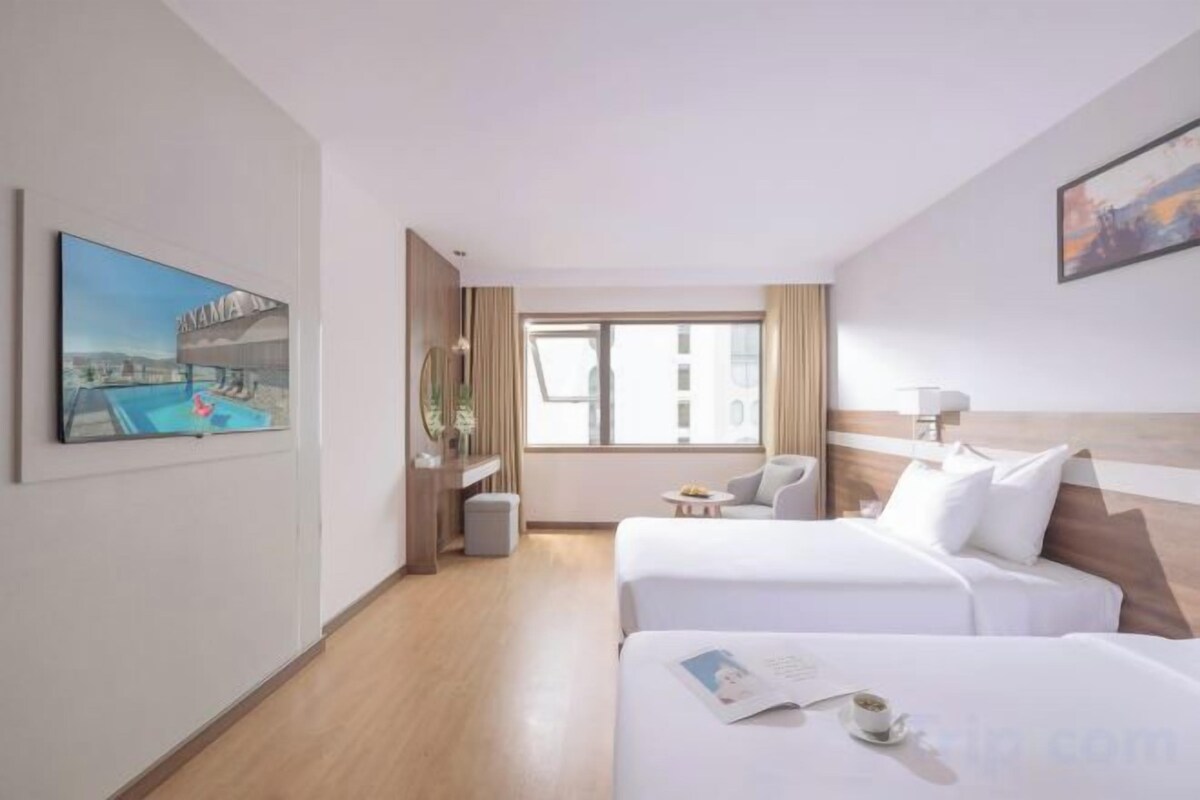 Down duvets, minibar, in-room safe, desk