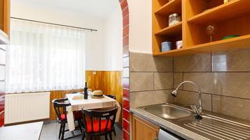 Microwave, highchair