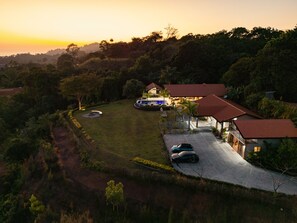 Exterior - Casa Serendida, with Panoramic Views (Playa Hermosa)