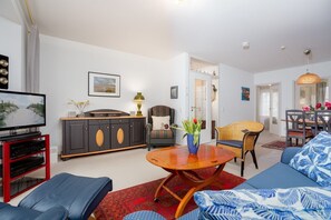 TV, stereo - Ferienwohnung Urlaubsglück - Ferienwohnung "urlaubsglück" für 2 Personen (Timmendorfer Strand)