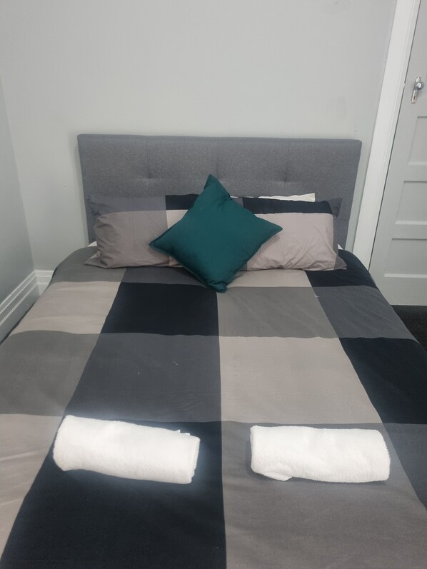 Free WiFi, bed sheets