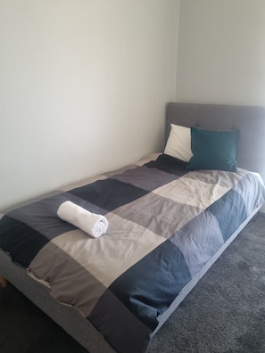 Wifi gratis y ropa de cama 