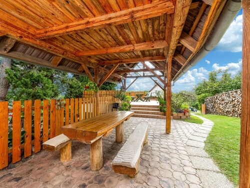 Stunning private villa with WIFI, private pool, TV, terrace, pets allowed and panoramic view